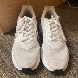Adidas Women’s 6.5 White Athletic Shoes